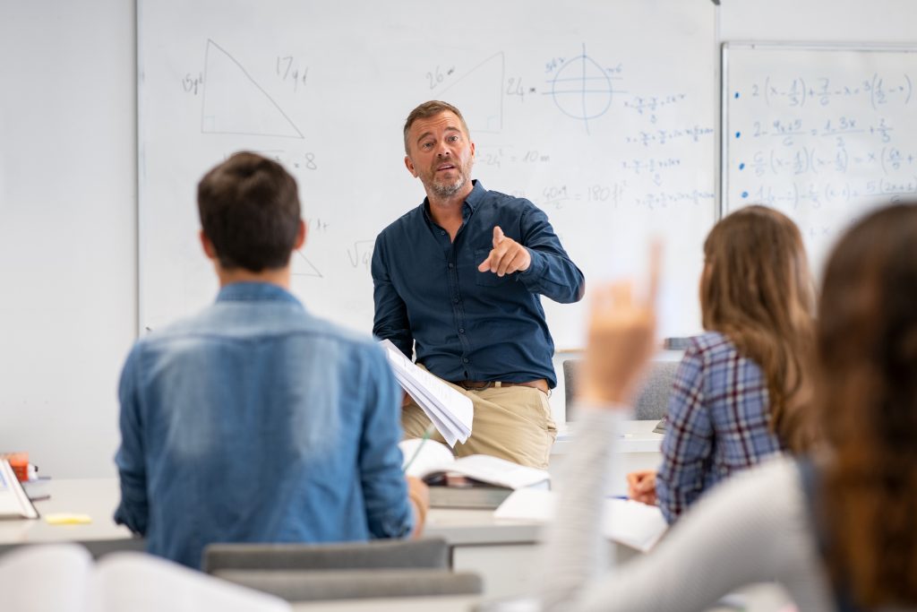 comment savoir si un prof est agrégé
